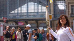 Passage de la flamme olympique à Roubaix le 2 juillet 2024