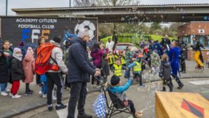 Arrivée des enfants du centre social Nautilus au parc Brondeloire